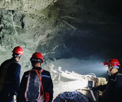 西溝鐵礦｜織密安全防護(hù)網(wǎng)，護(hù)航全年“零傷亡”